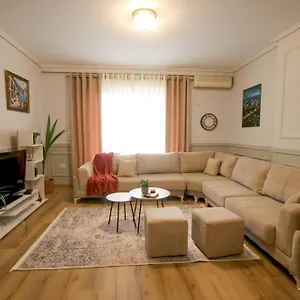 Johan's Apartment Tirana